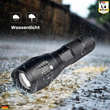 Lade das Bild in den Galerie-Viewer, Lumen Pro - multifunktionale Taschenlampe für pure Helligkeit und Sicherheit